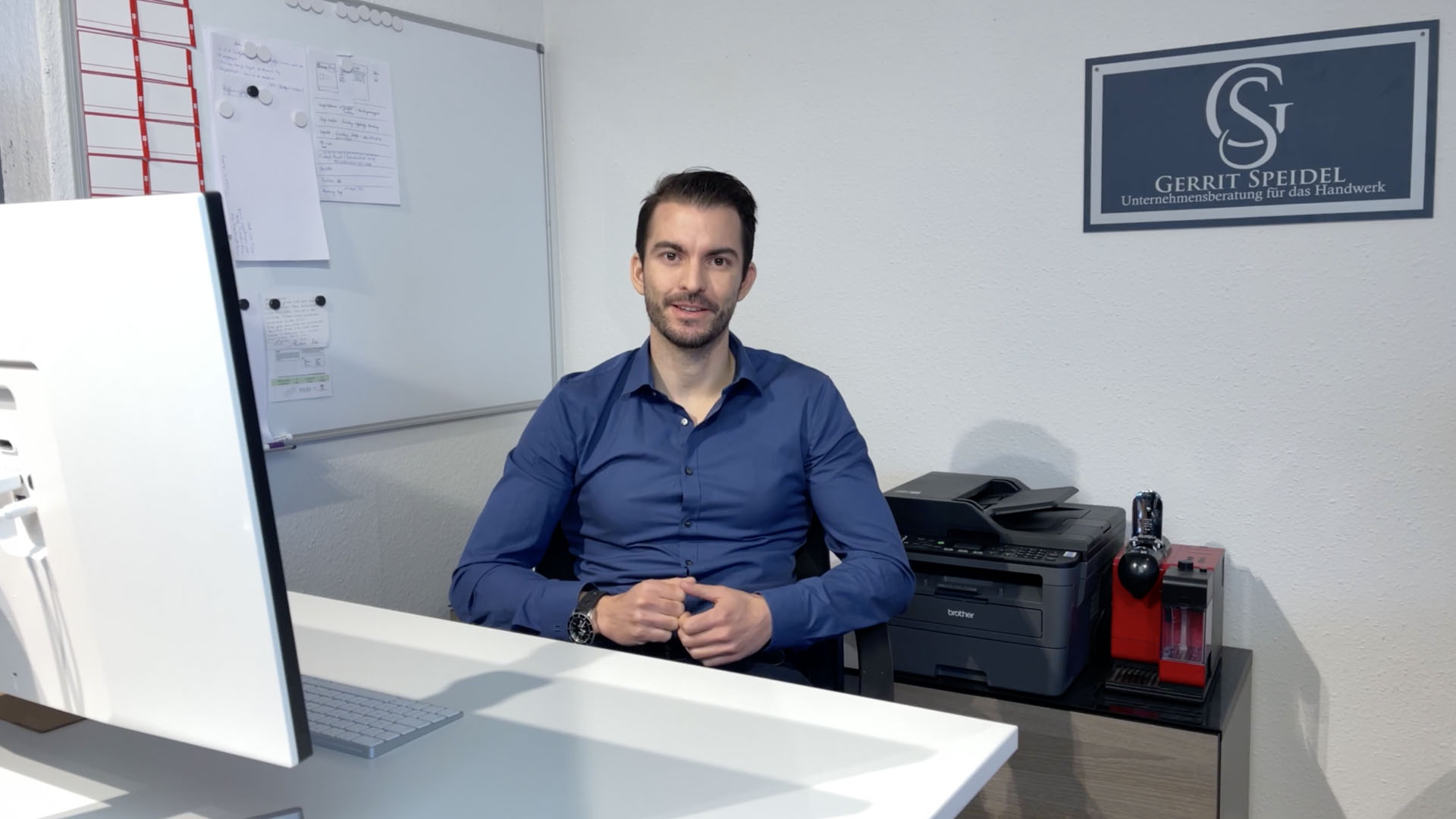 Gerrit-Speidel-im-Büro Gerrit Speidel im Büro